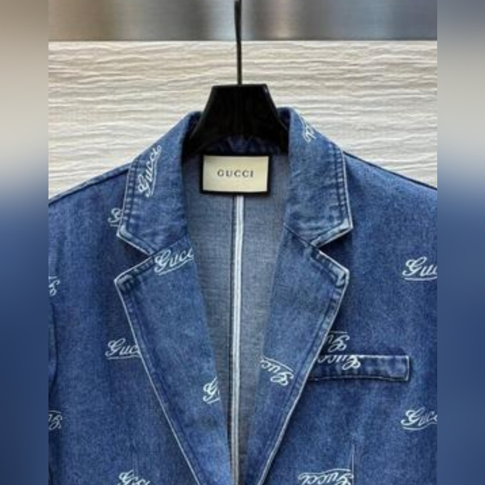 GUCCI Script-Print Denim Blazer With Metallic Horse-Bit Pocket Detail - Picture 4 of 9